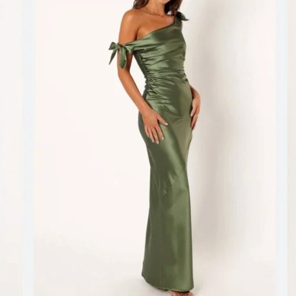 Petal & Pup Selma Off Shoulder Olive Dress size XS B3033